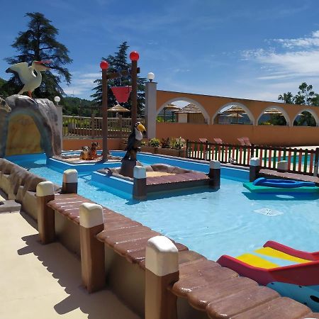 אלבון Camping Domaine De Senaud מראה חיצוני תמונה