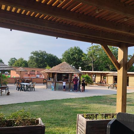 אלבון Camping Domaine De Senaud מראה חיצוני תמונה