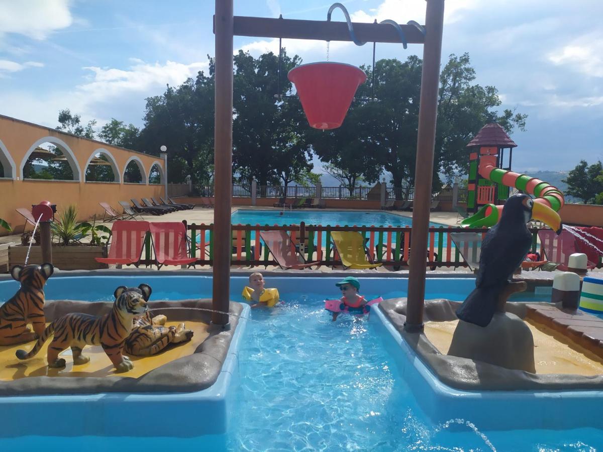 אלבון Camping Domaine De Senaud מראה חיצוני תמונה