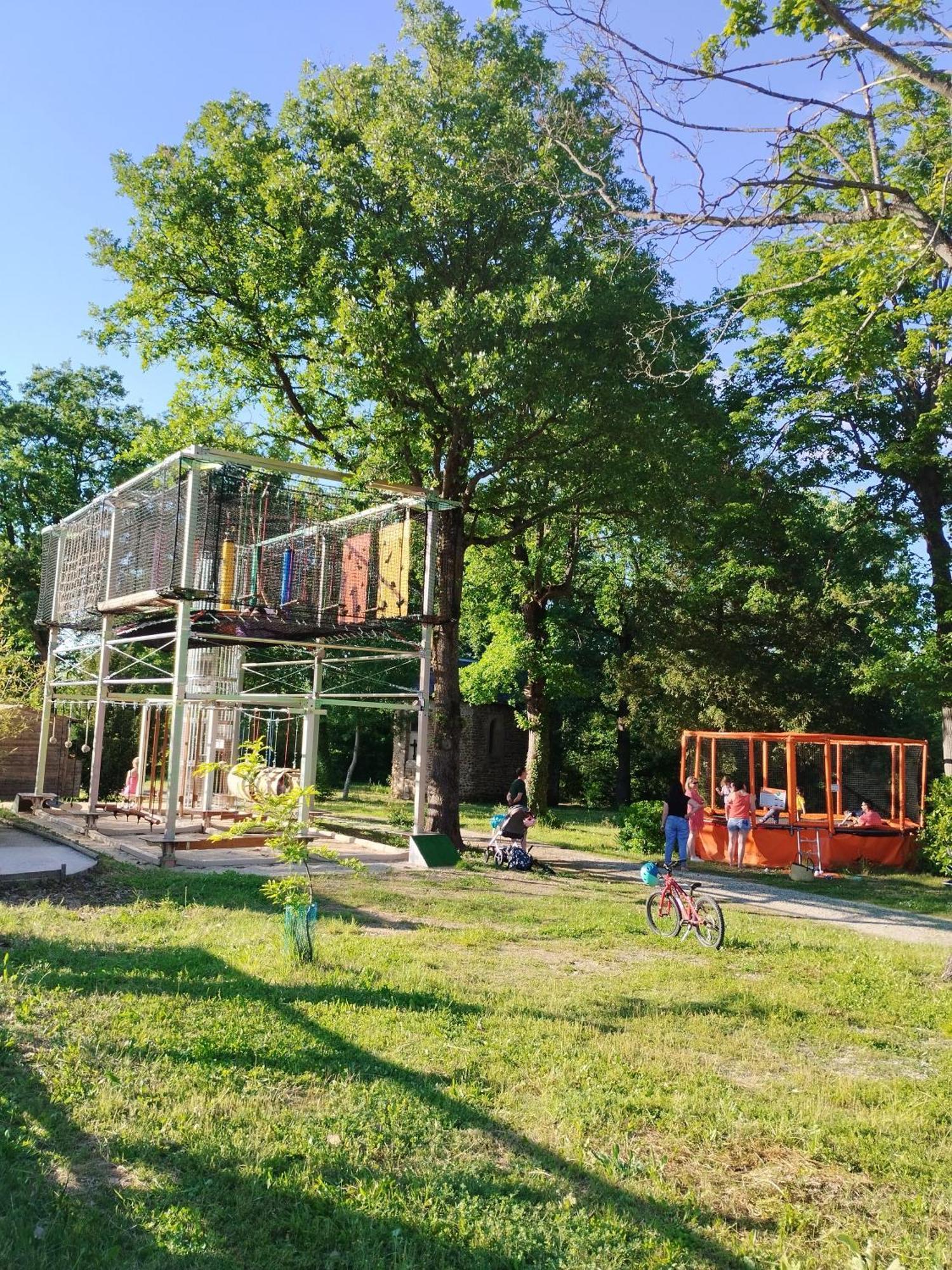 אלבון Camping Domaine De Senaud מראה חיצוני תמונה